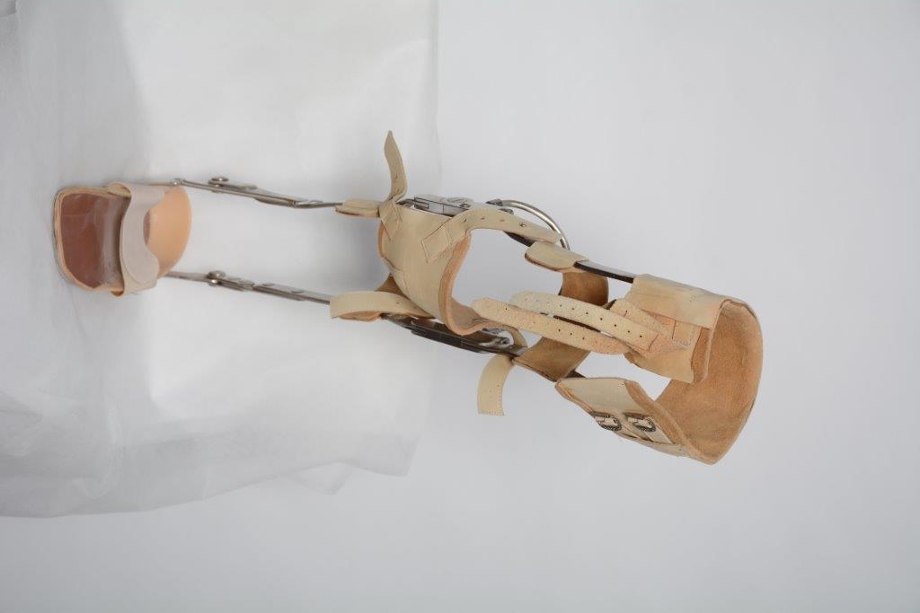 מכשיר KAFO ארוך לרגל עם מנעול שווצרי ברזילי להב מכון אורתופדי